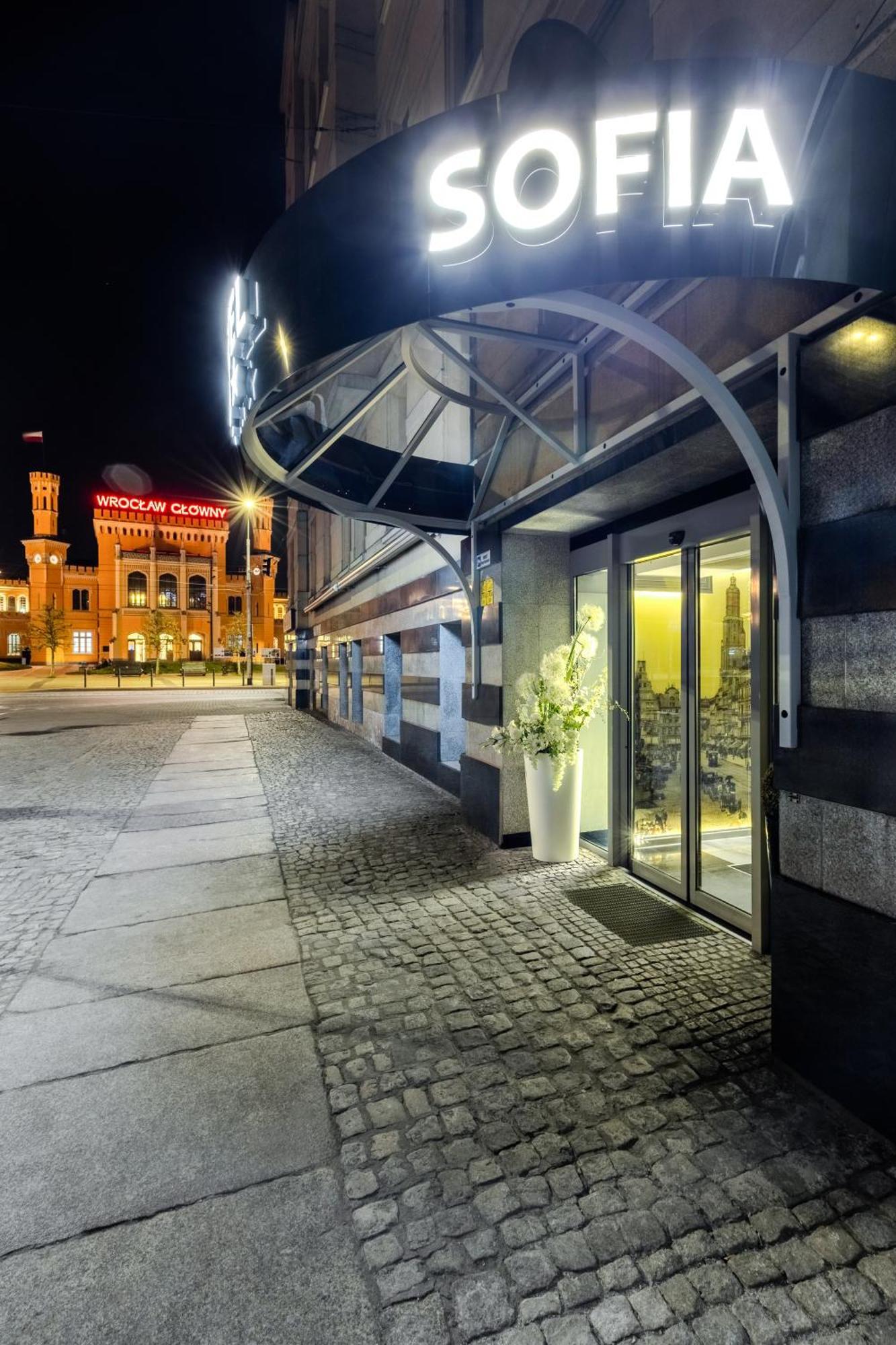 Hotel Sofia By The Railway Station Wroclaw Ngoại thất bức ảnh